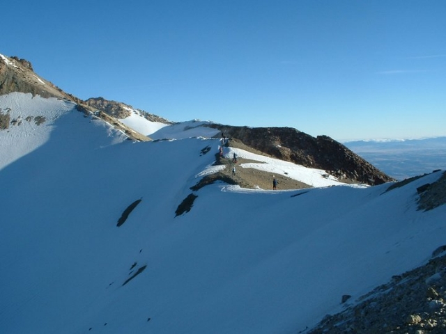  在火山中 